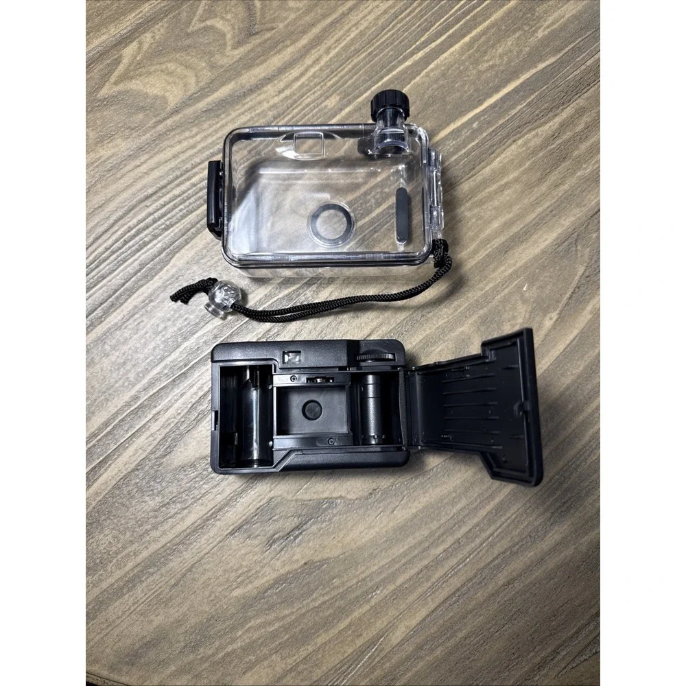35mm Underwater Camera Black Focus Free 28mm Lens Vintage Retro Style Reusable